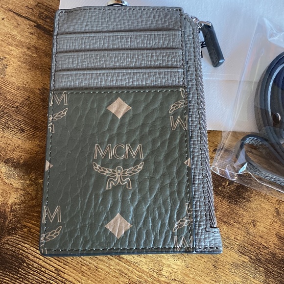 New MCM Sea Turtle Neck Strap/Lanyard - Picture 2 of 6